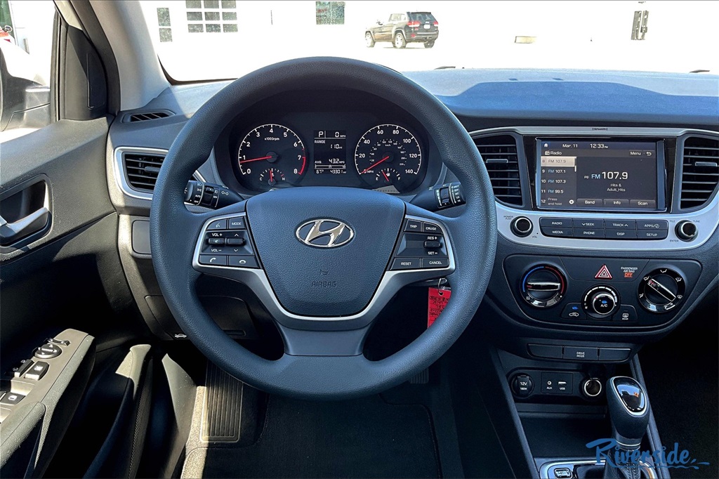 2022 Hyundai Accent SEL photo 8