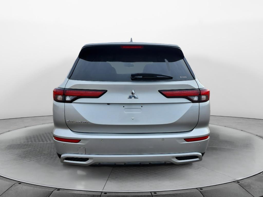 2024 Mitsubishi Outlander PHEV SE photo 4