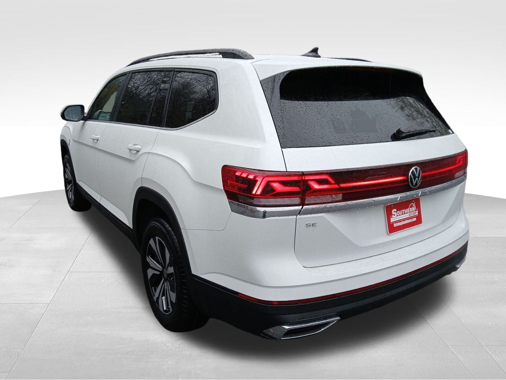 2026 Volkswagen Atlas SE photo 2