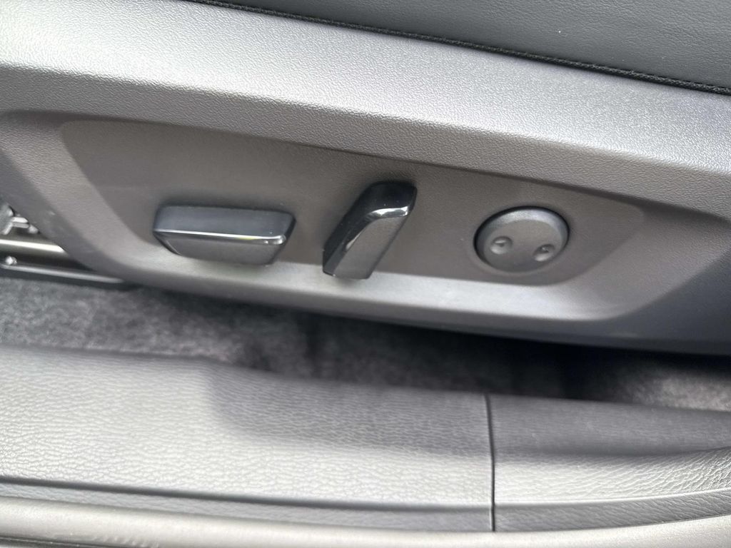 2025 Mitsubishi Outlander SE photo 21