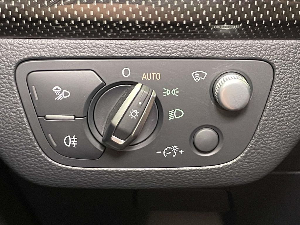 2023 Audi SQ5 Prestige photo 37