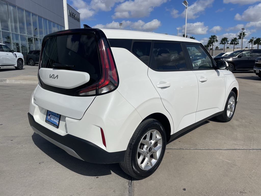 2024 Kia Soul LX photo 2