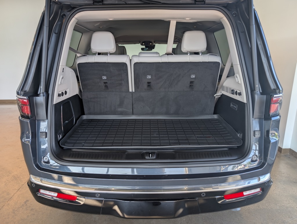 2023 Jeep Wagoneer Series III Limited photo 5