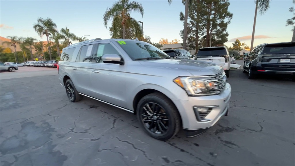 2019 Ford Expedition MAX Limited photo 2