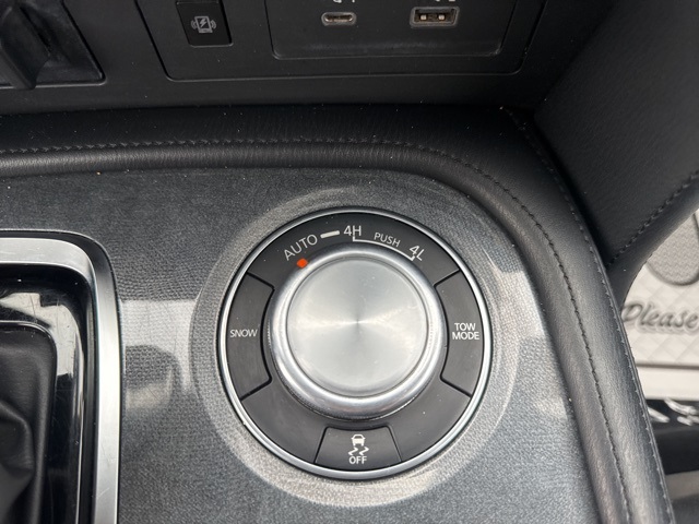 2021 Nissan Armada SV photo 21