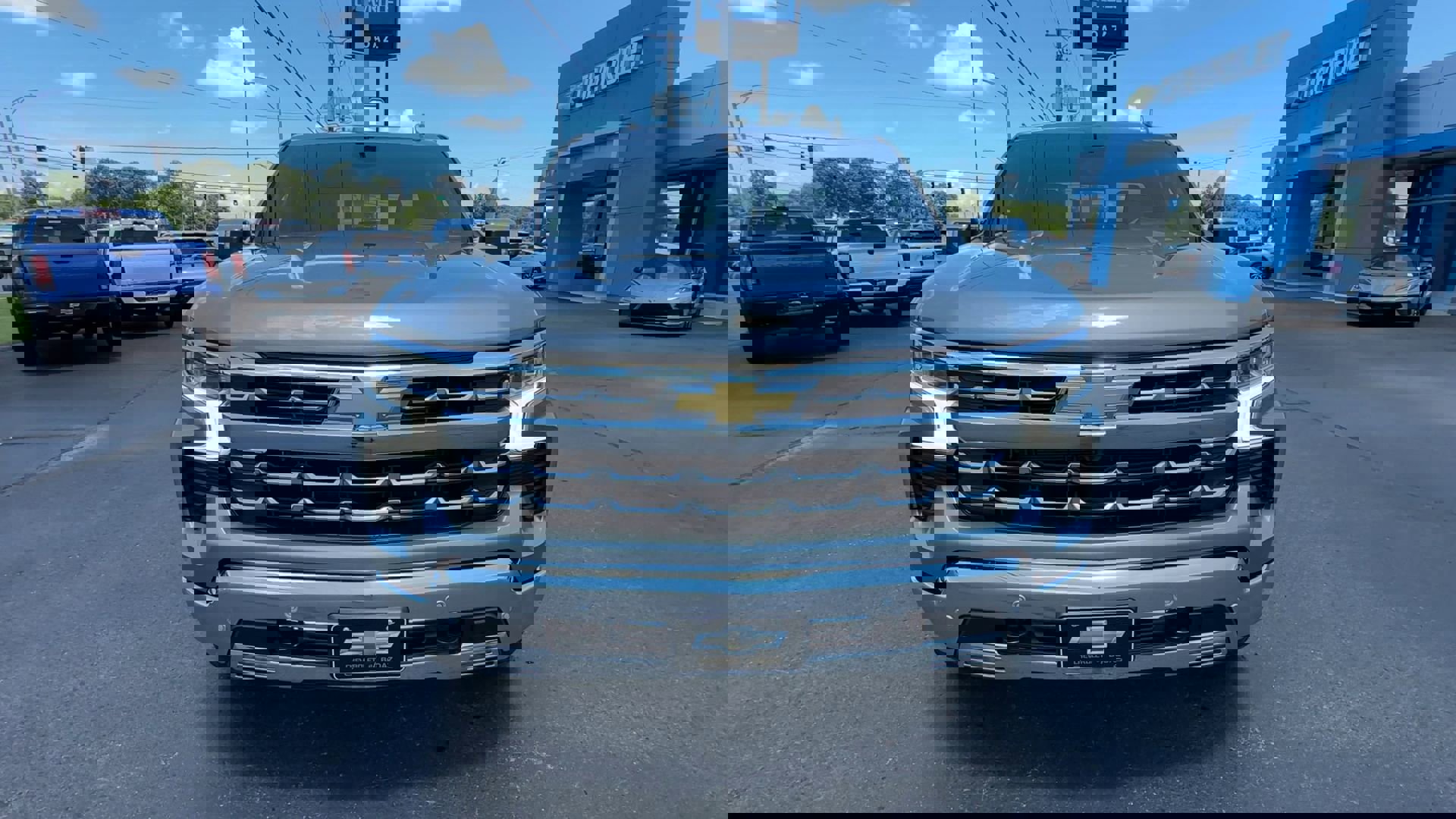 2025 Chevrolet Silverado 1500 LTZ photo 3