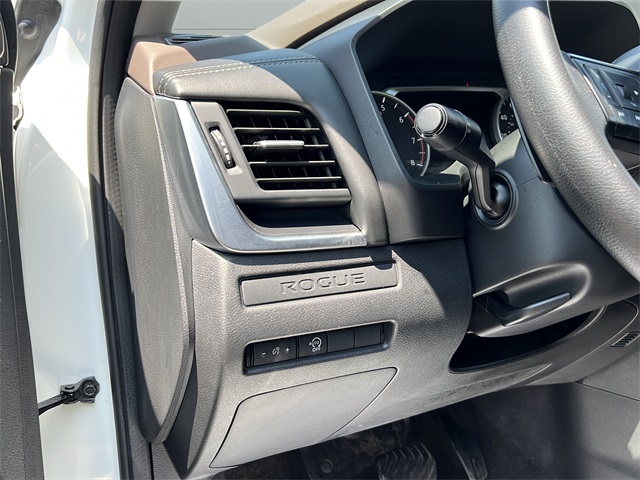 2023 Nissan Rogue S photo 23