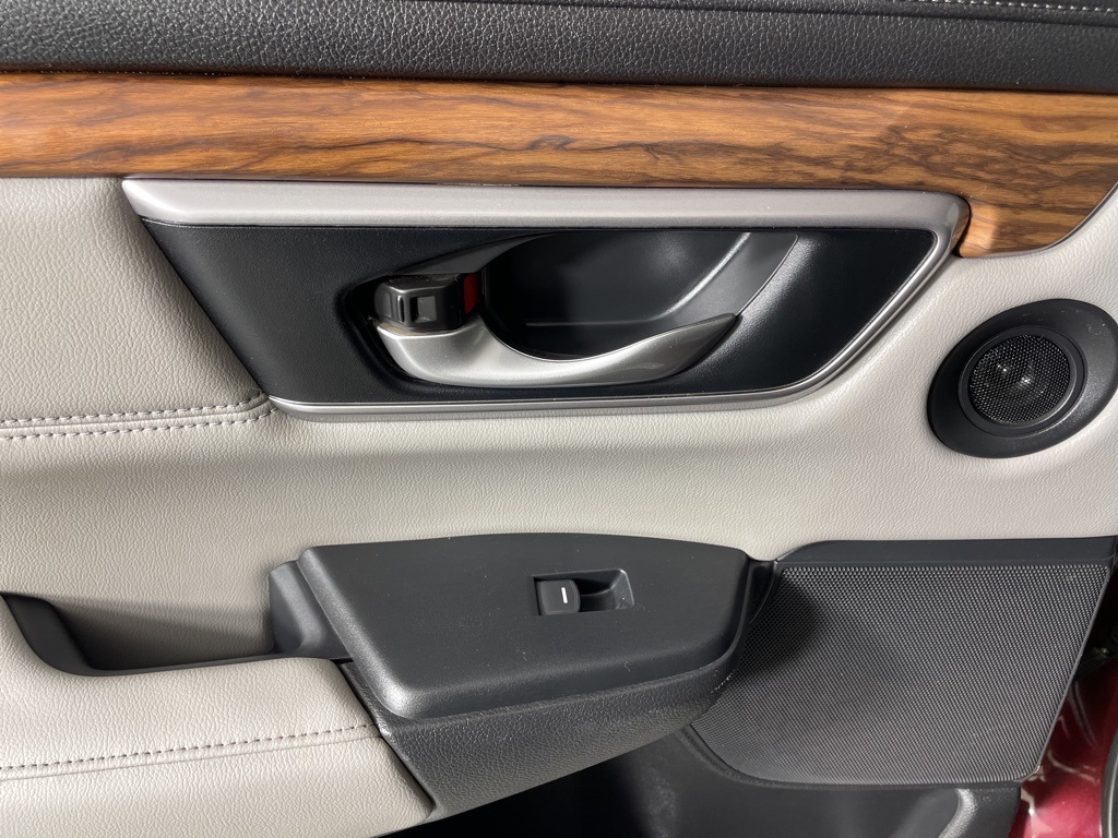 2018 Honda CR-V Touring photo 33