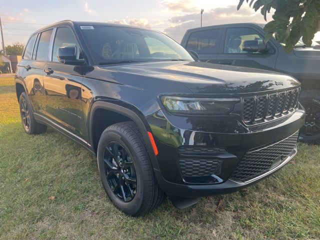2025 Jeep Grand Cherokee Altitude's photo
