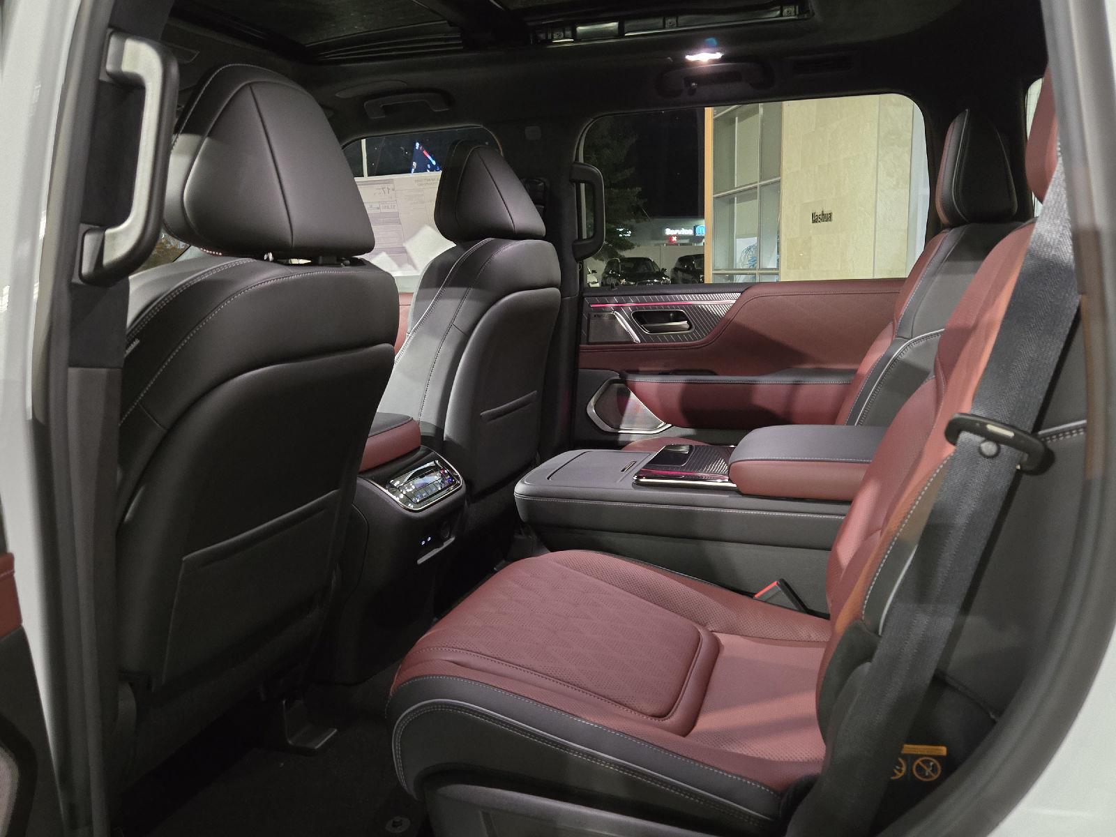 2026 Infiniti QX80 photo 21