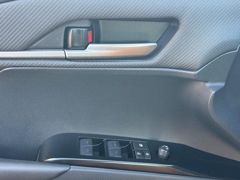 2026 Toyota Camry SE photo 23