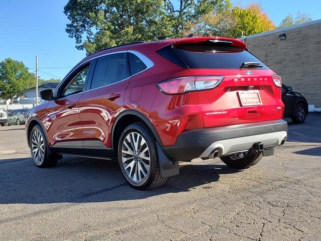 2020 Ford Escape Titanium photo 3