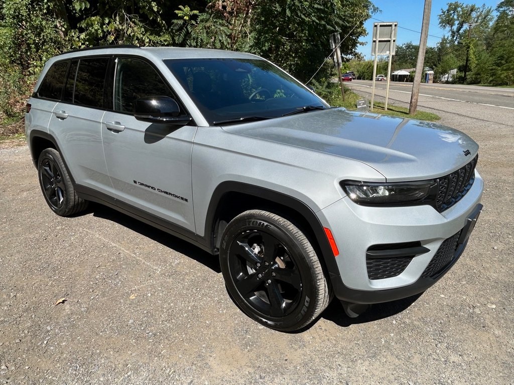 2022 Jeep Grand Cherokee Altitude photo 8