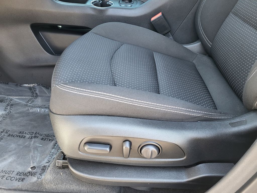 2023 Gmc Terrain SLE photo 16