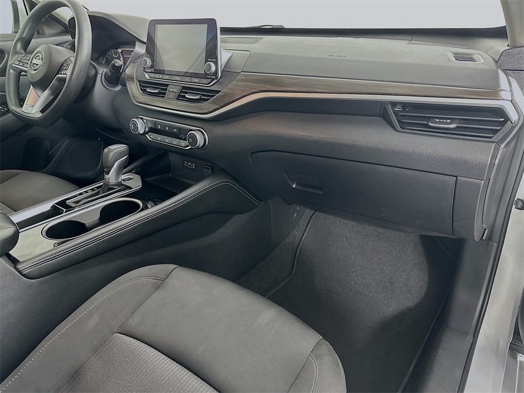 2023 Nissan Altima 2.5 SV photo 26