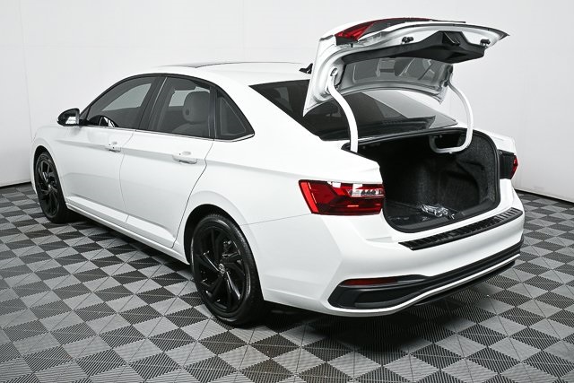 2025 Volkswagen Jetta 1.5T SE photo 24