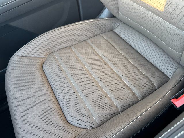 2025 Volkswagen Atlas SEL photo 28
