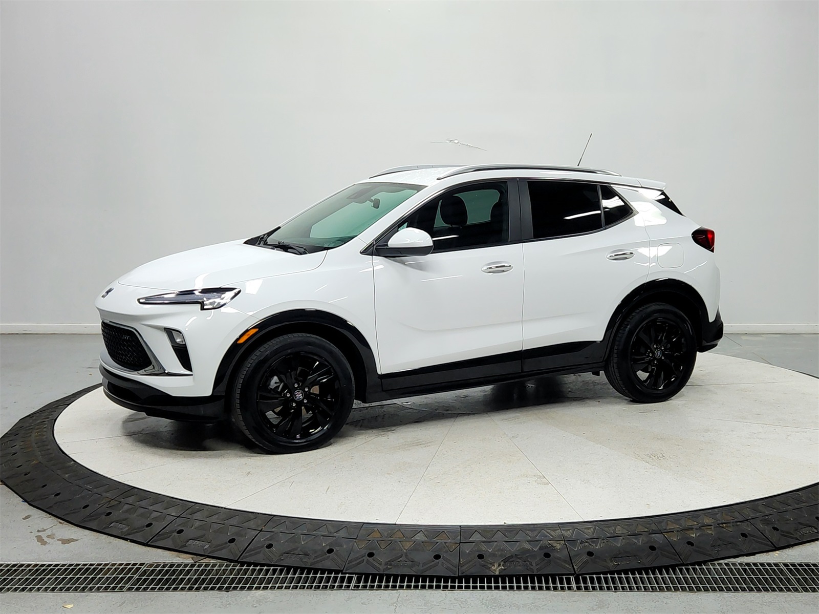 2024 Buick Encore GX Sport Touring photo 3