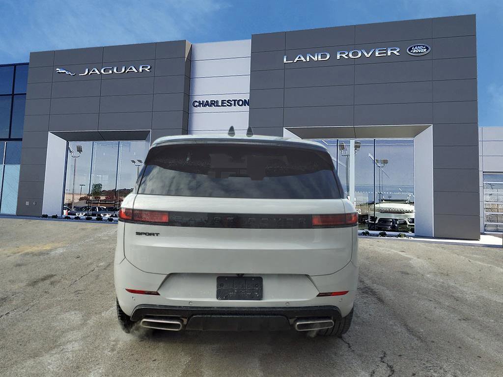 2025 Land Rover Range Rover Sport SE photo 3