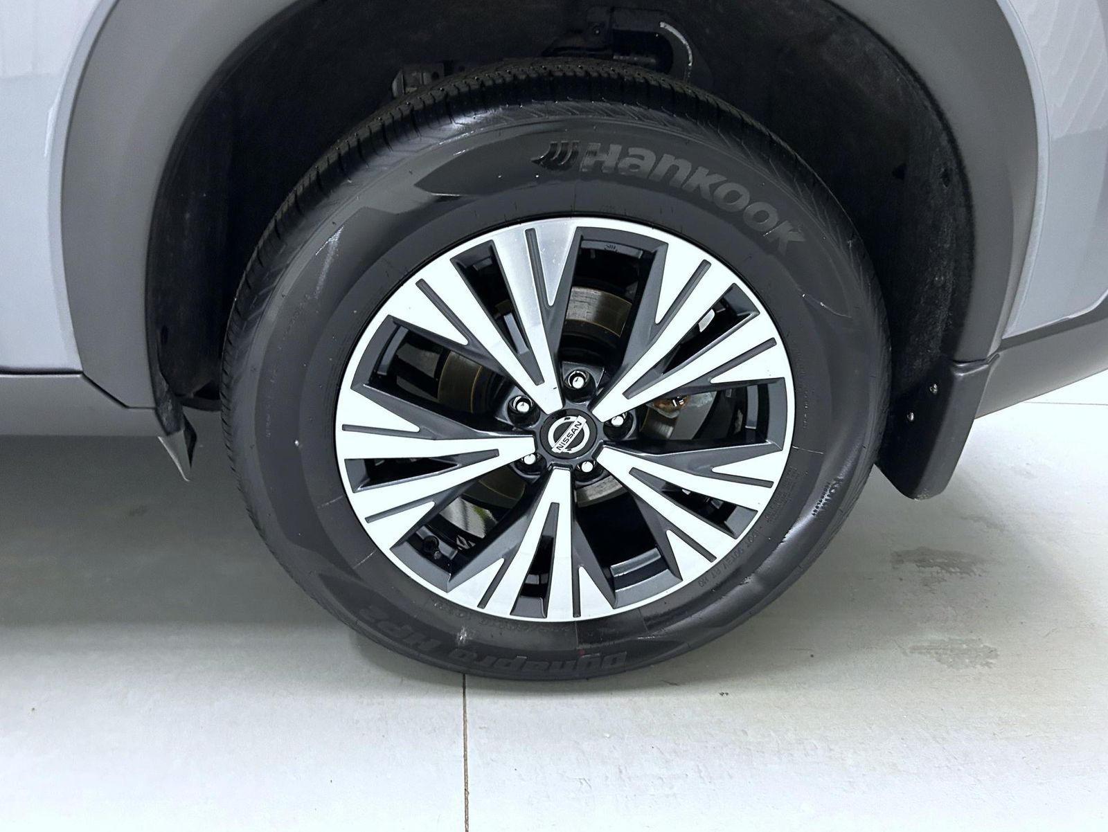 2021 Nissan Rogue SV photo 21
