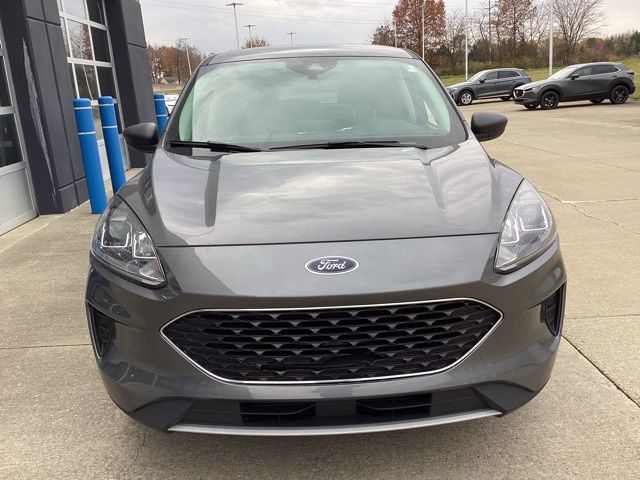 2022 Ford Escape SE photo 2