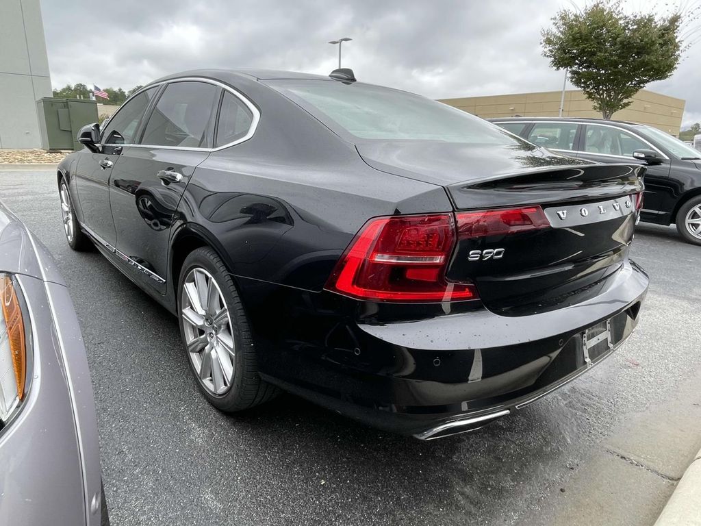 2019 Volvo S90 T8 Inscription photo 3