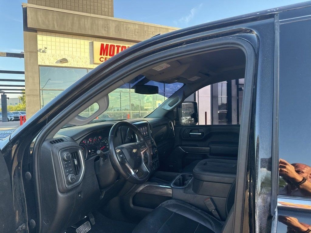 2020 Chevrolet Silverado 3500HD LTZ photo 4