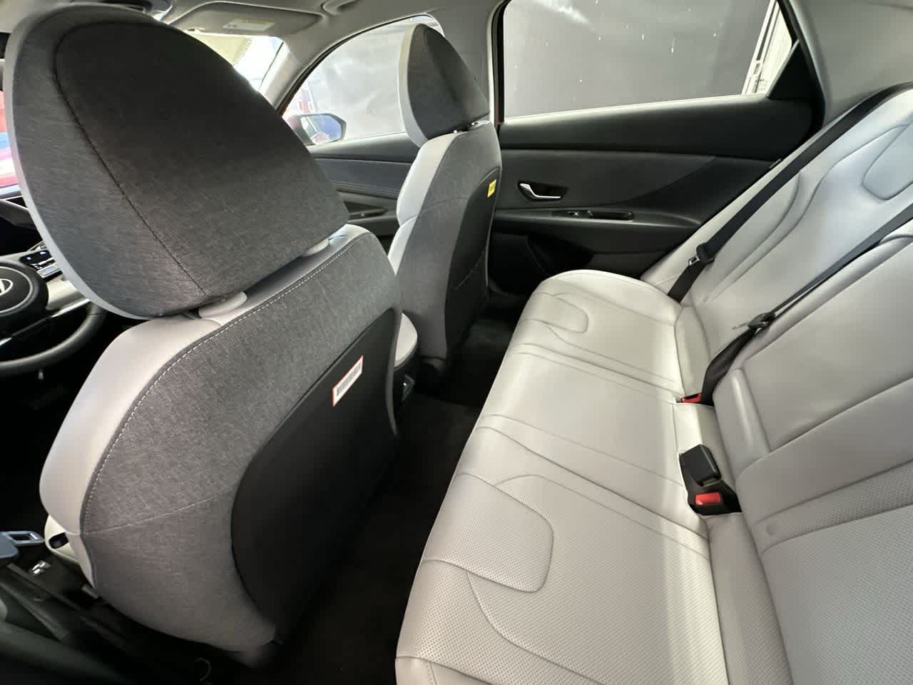 2025 Hyundai Elantra Limited photo 21