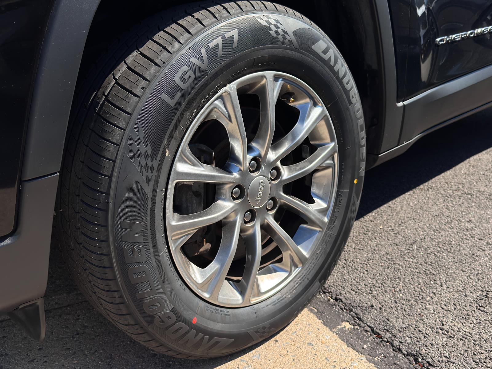 2020 Jeep Cherokee Latitude photo 13