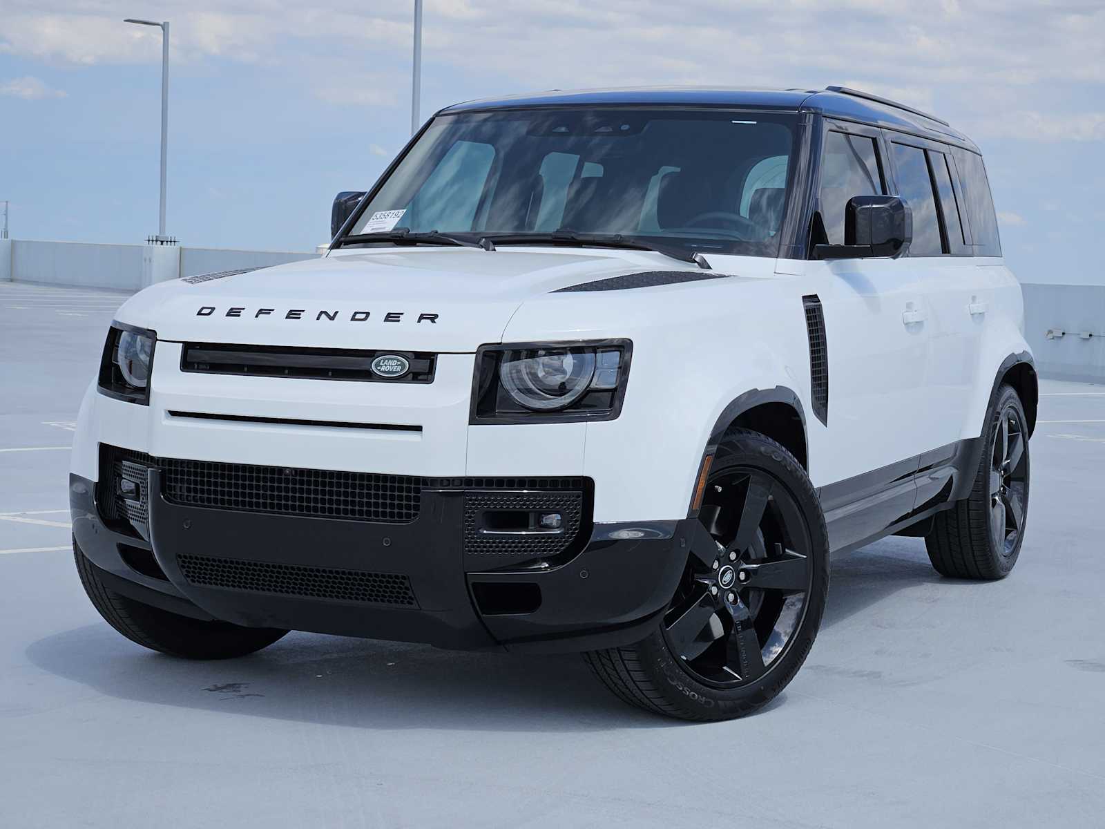 2025 Land Rover Defender X-Dynamic SE