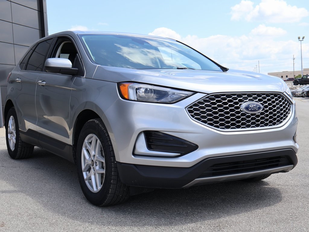2024 Ford Edge SEL photo 6