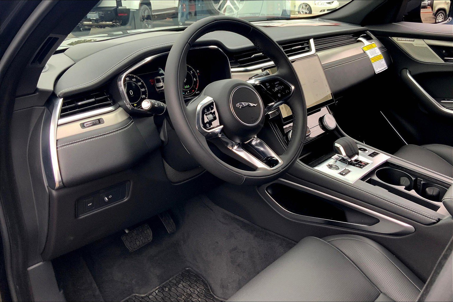 2026 Jaguar F-PACE P250 R-Dynamic S photo 8