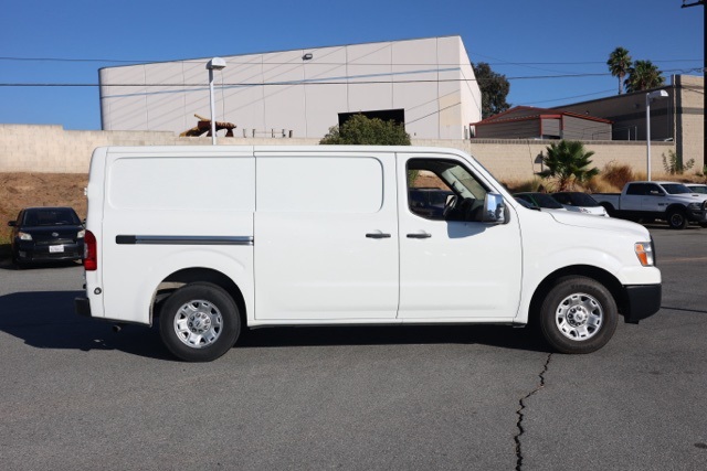 2019 Nissan NV3500 HD Cargo SV photo 2