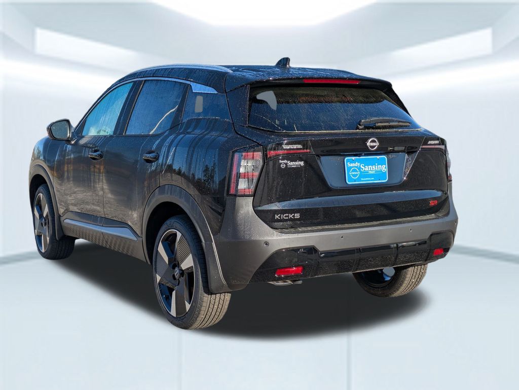 2025 Nissan Kicks SR photo 2