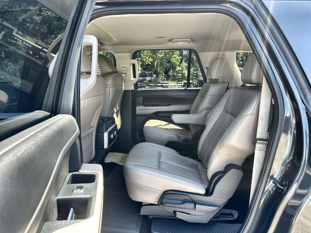 2022 Ford Expedition XLT MAX photo 23
