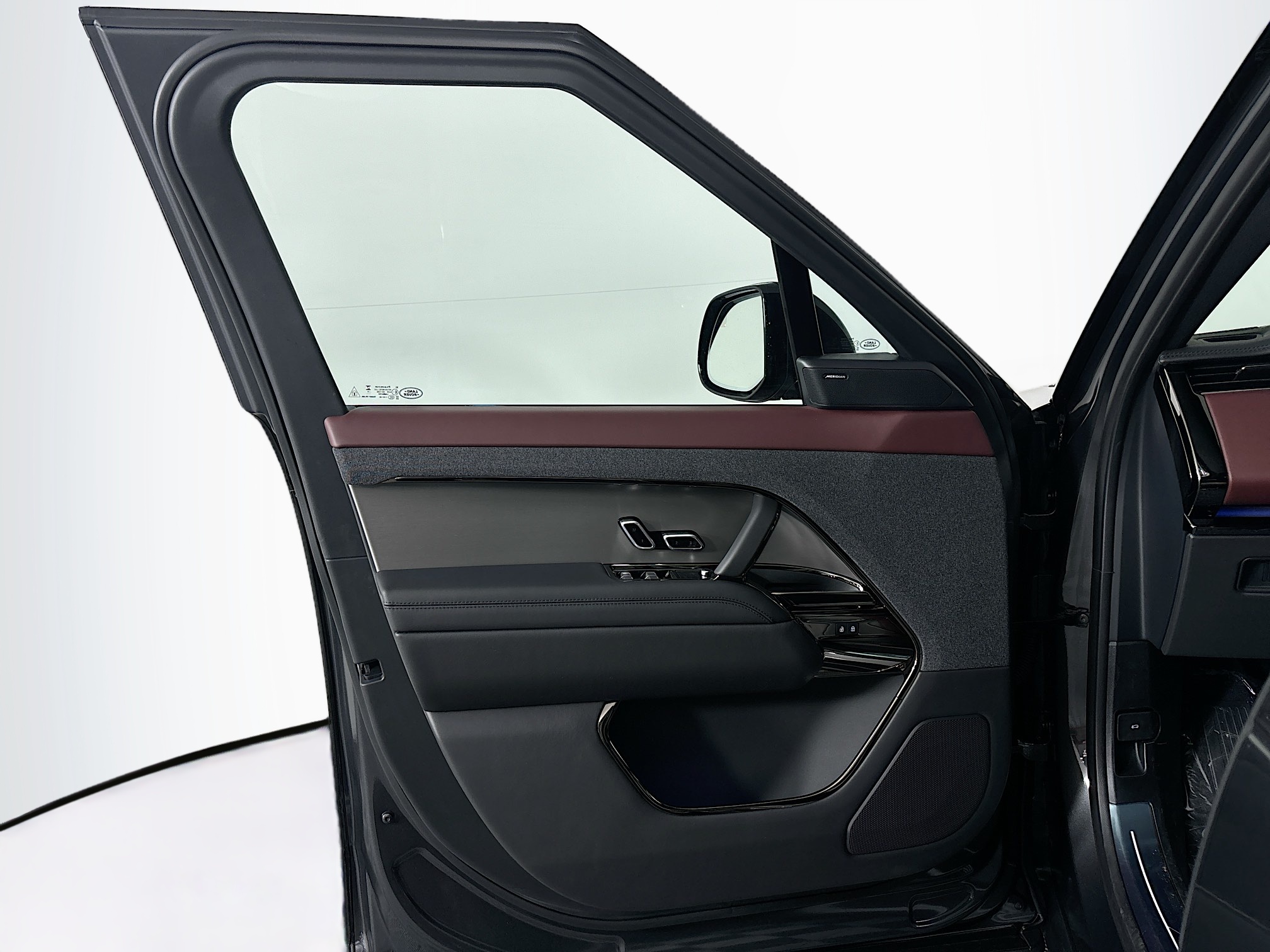 2025 Land Rover Range Rover Sport P400 Dynamic SE photo 11