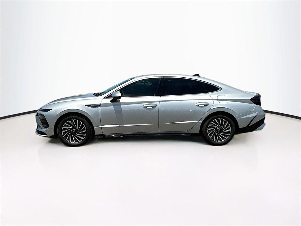 2025 Hyundai Sonata Hybrid SEL photo 3