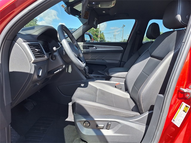 2023 Volkswagen Atlas Cross Sport SE Technology photo 9