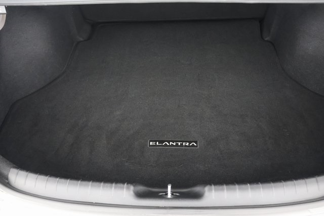 2023 Hyundai Elantra SEL photo 19