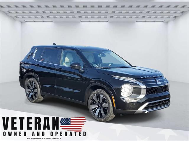 2025 Mitsubishi Outlander SE's photo