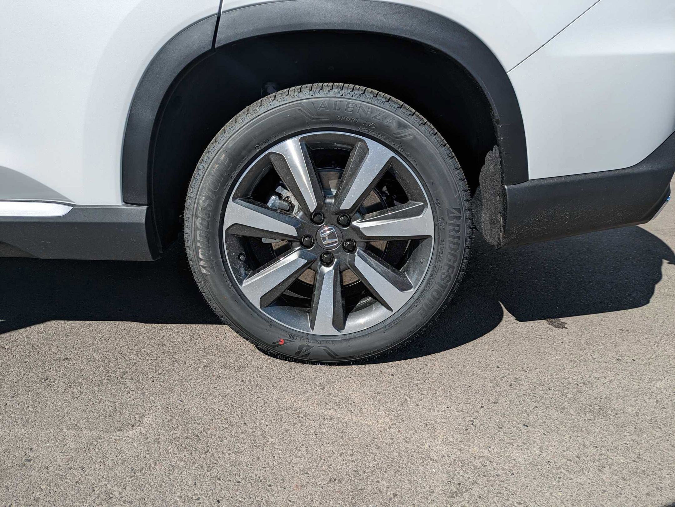2025 Honda Pilot Touring photo 8