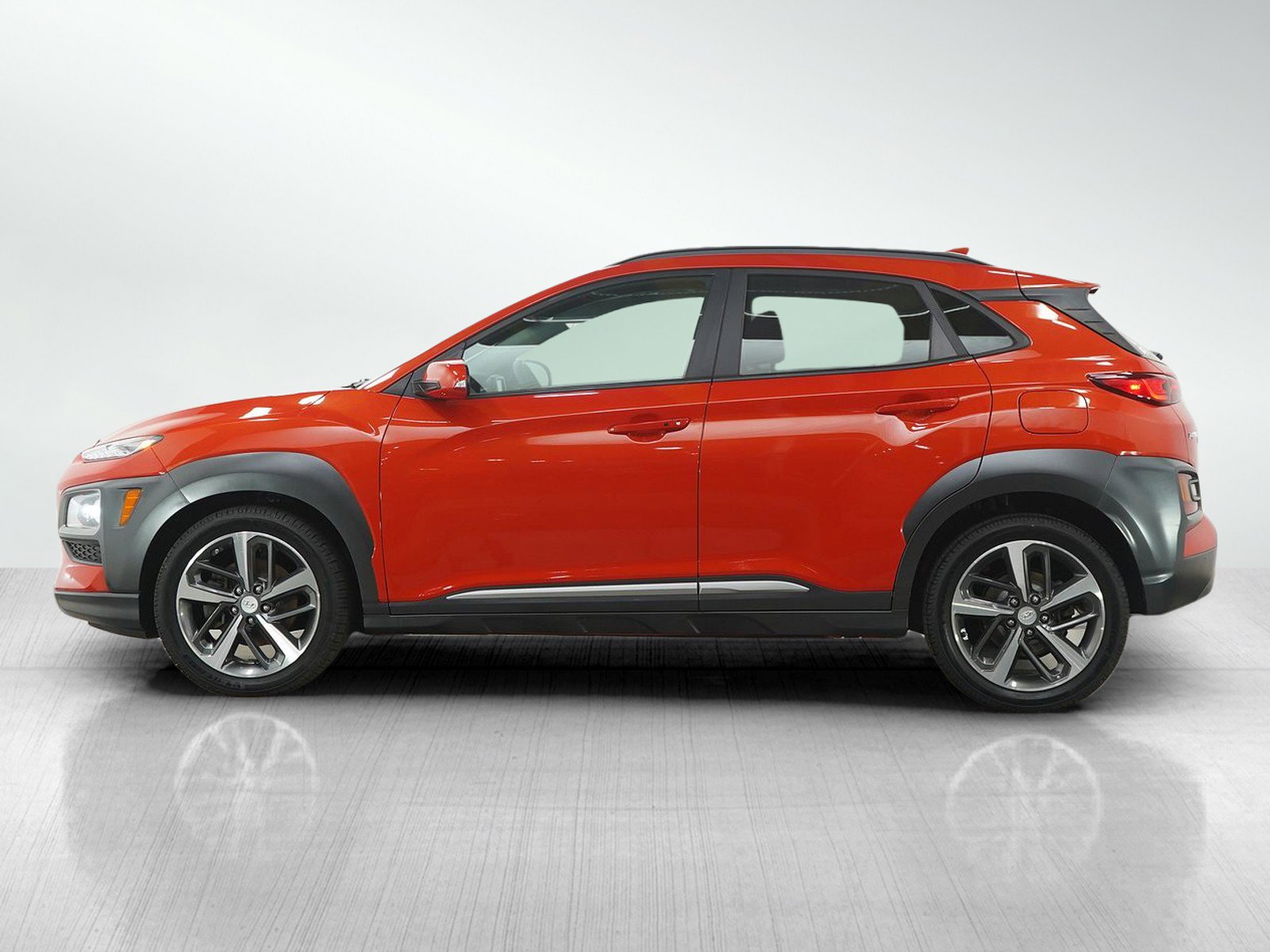 Used 2020 Hyundai Kona Ultimate with VIN KM8K5CA51LU563931 for sale in Burnsville, Minnesota