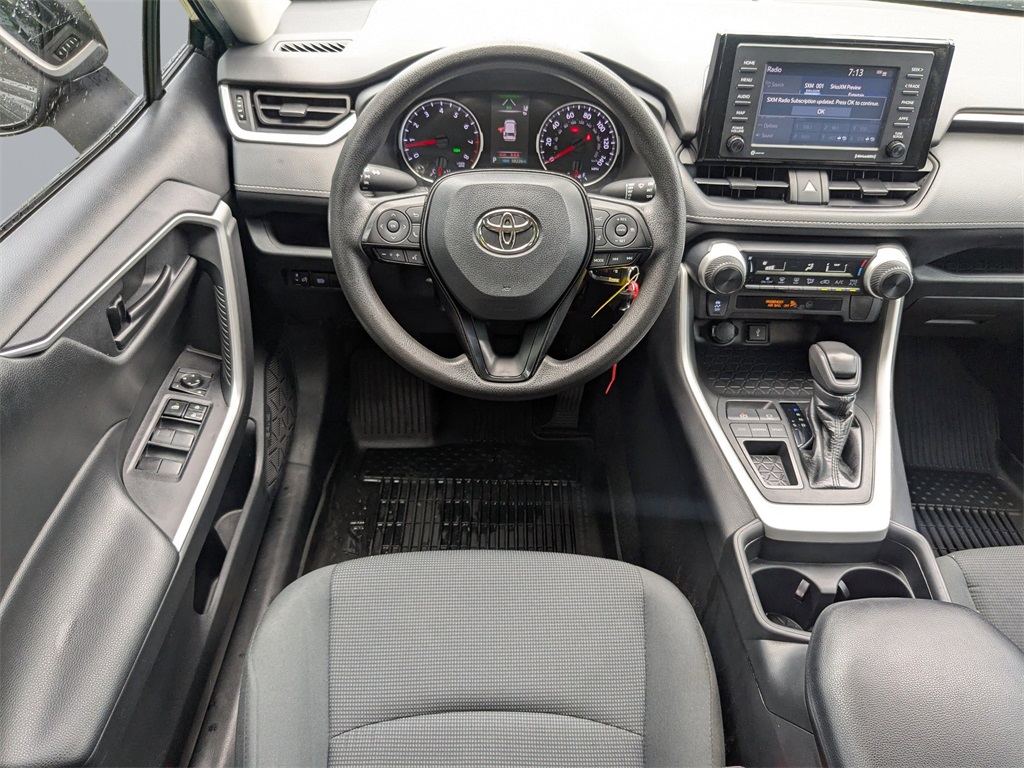 2021 Toyota RAV4 LE photo 14