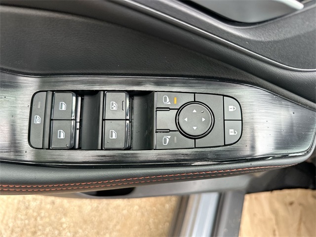 2025 Nissan Rogue SV photo 18