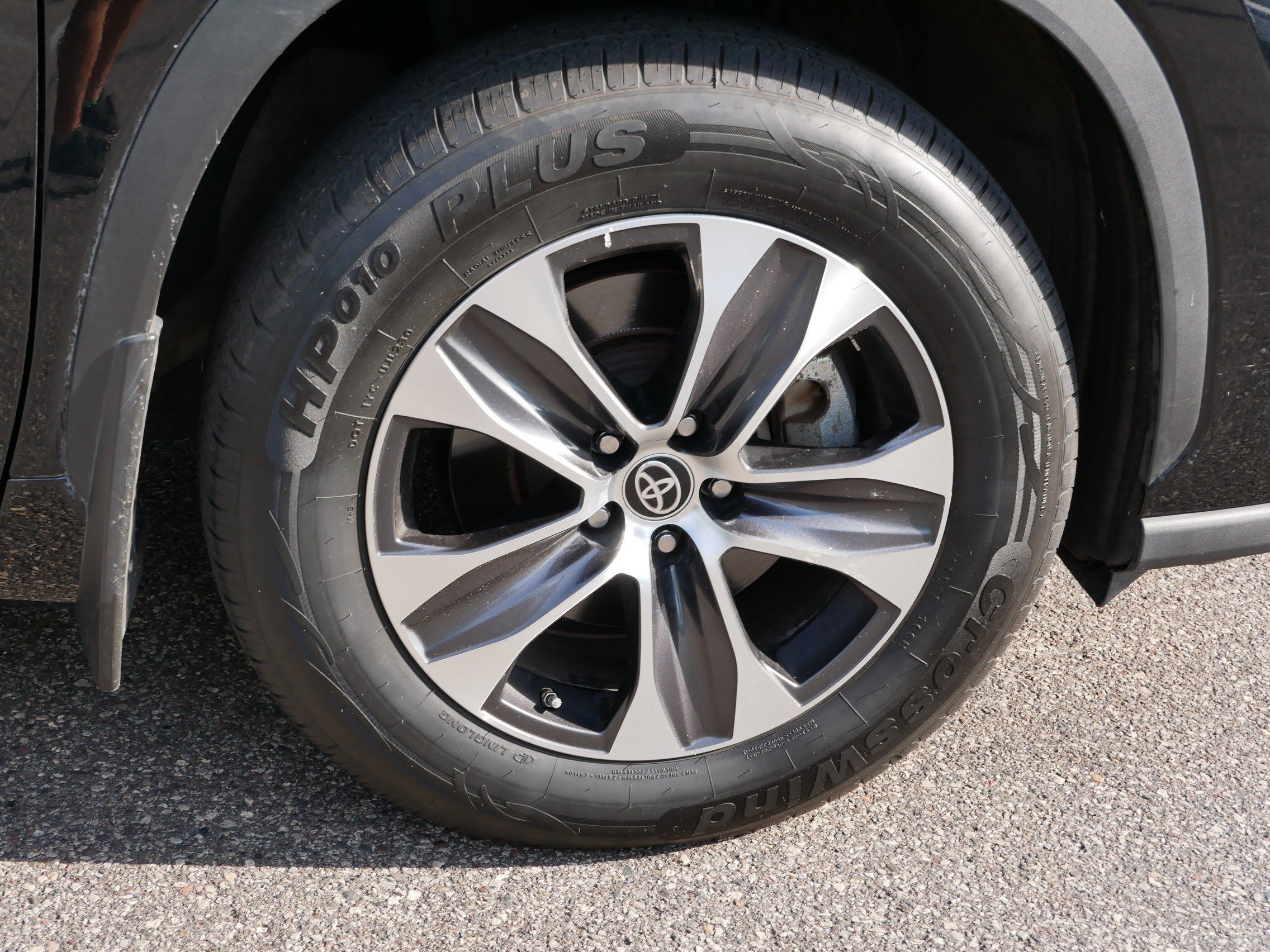 2022 Toyota Highlander XLE photo 16