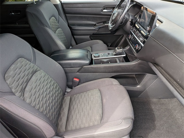2022 Nissan Pathfinder SV photo 26