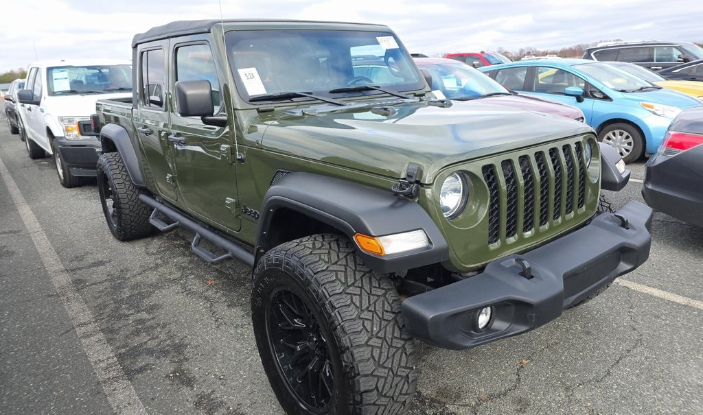 2022 Jeep Gladiator Sport's photo