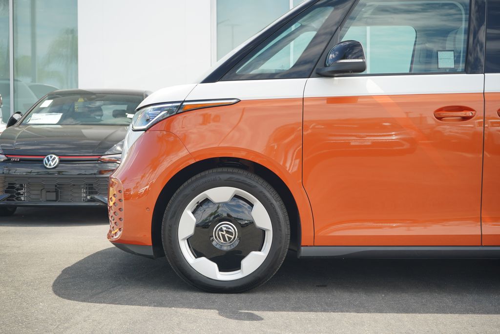 2025 Volkswagen ID. Buzz Pro Plus photo 2