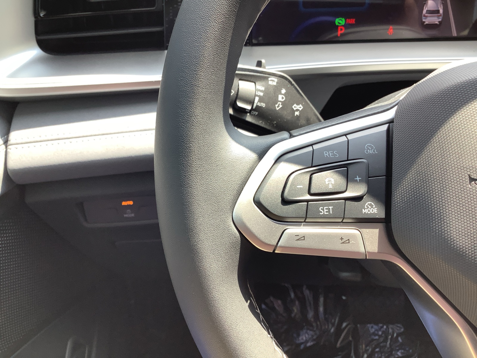 2025 Volkswagen Tiguan SE photo 25