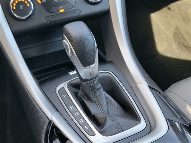 2016 Ford Fusion S photo 21